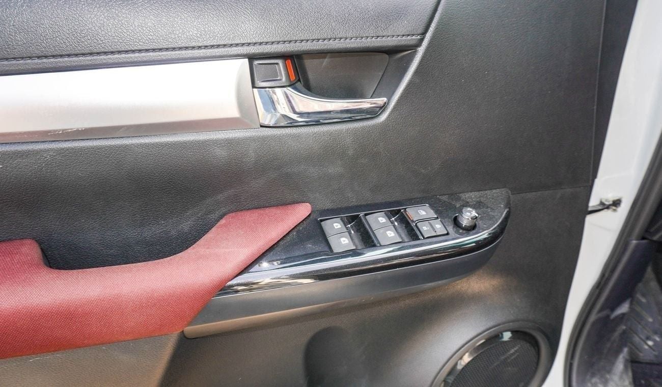 تويوتا هيلوكس S-GLX SR5. 2.7L A/T. 4WD