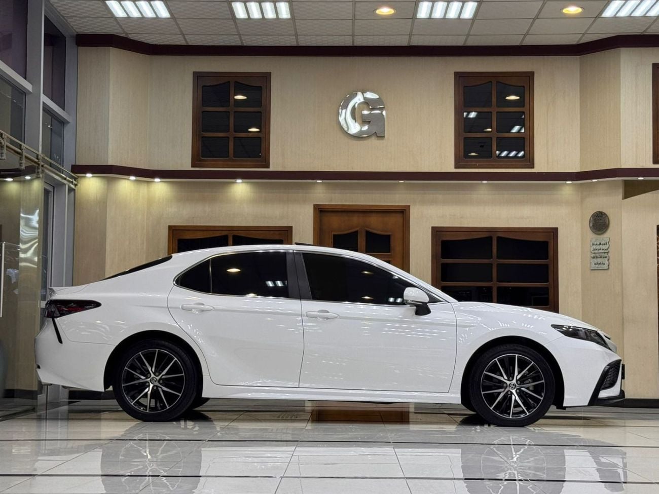 تويوتا كامري SE 2.5L (181 HP)