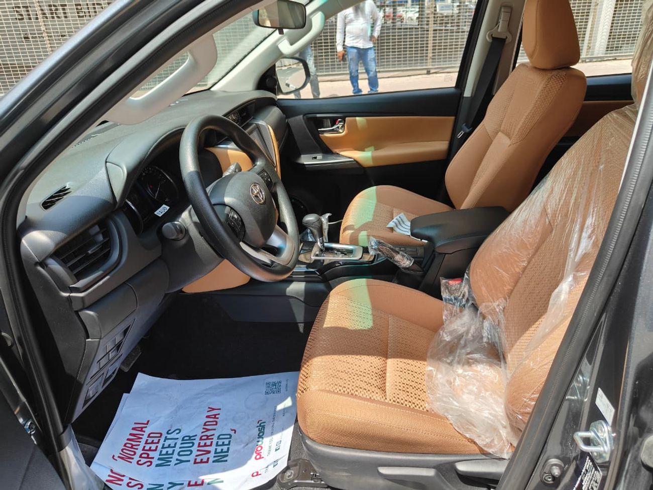 تويوتا فورتونر 2024 Toyota Fortuner SR5 7-Seater 2.4L 4-Cyl Turbo Diesel A/T 4x4 Export Only