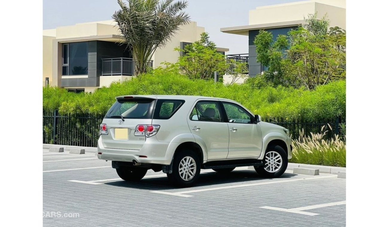 Toyota Fortuner SR5 SR5 SR5 SR5 || GCC || Less Driven || 7 seater || Well Maintained