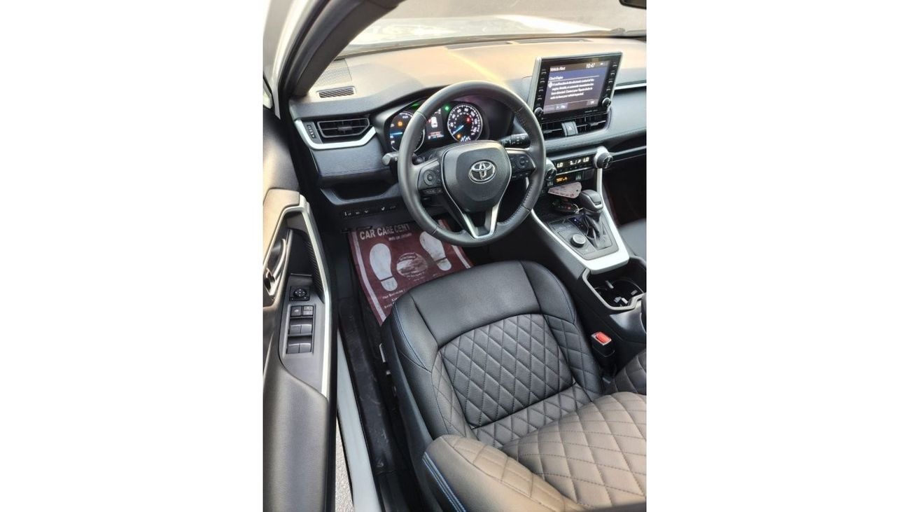 Toyota RAV4 XLE TOYOTA RAV4 SE FULL OPTION HYBRID