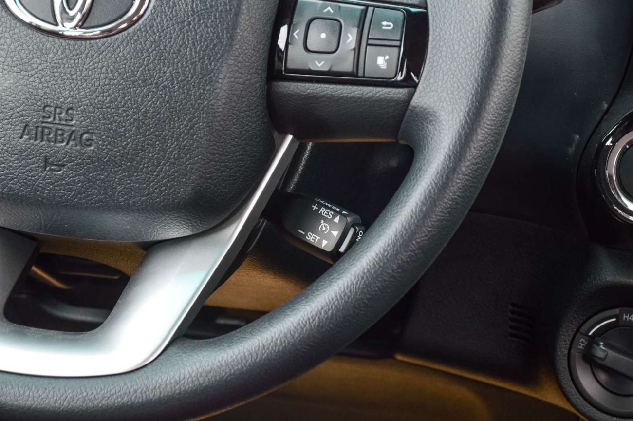 Toyota Hilux TOYOTA HILUX GLXS 2.7L 4WD  PETROL PICKUP 2026 - WHITE