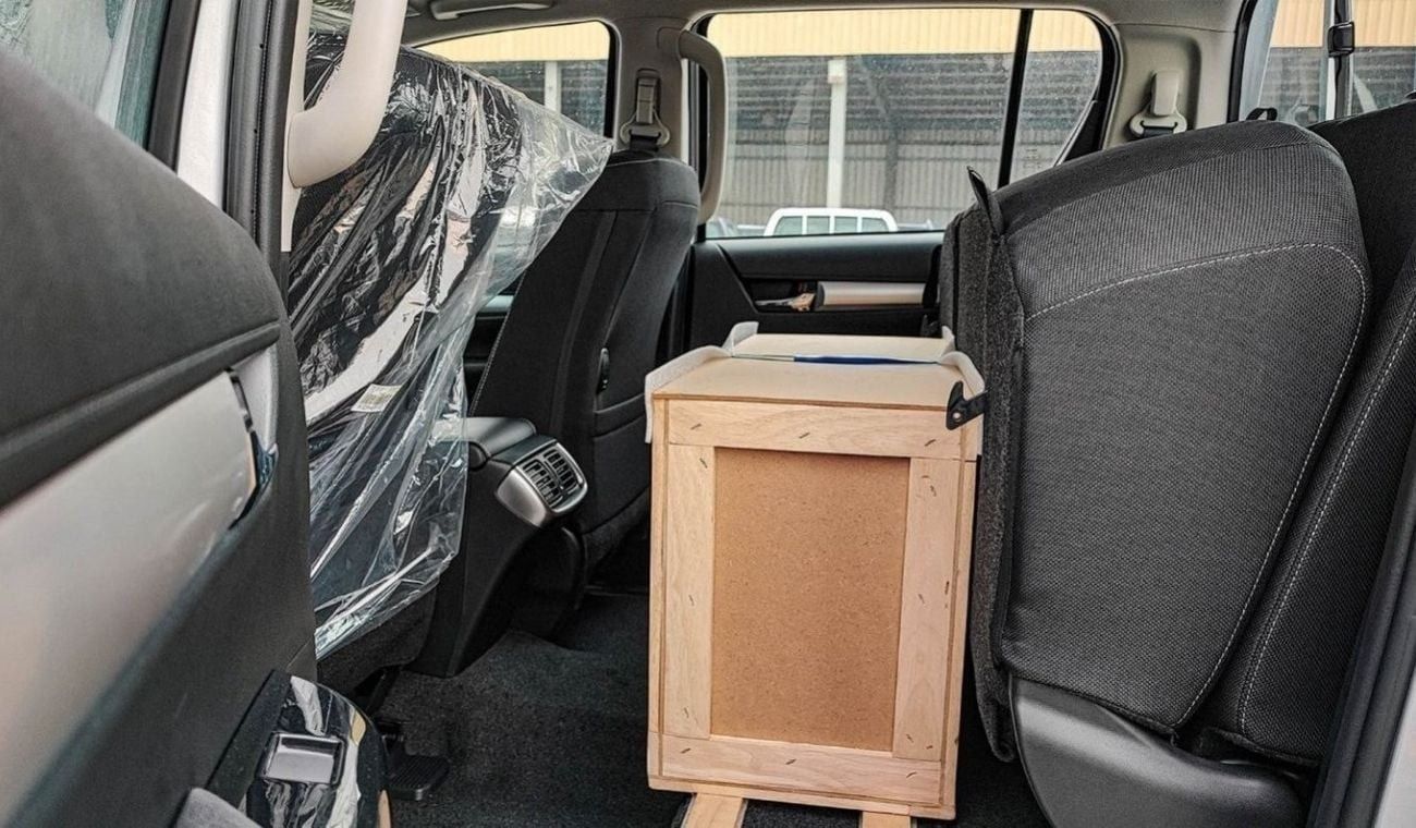 تويوتا هيلوكس HILUX 2.4L MT DIESEL
