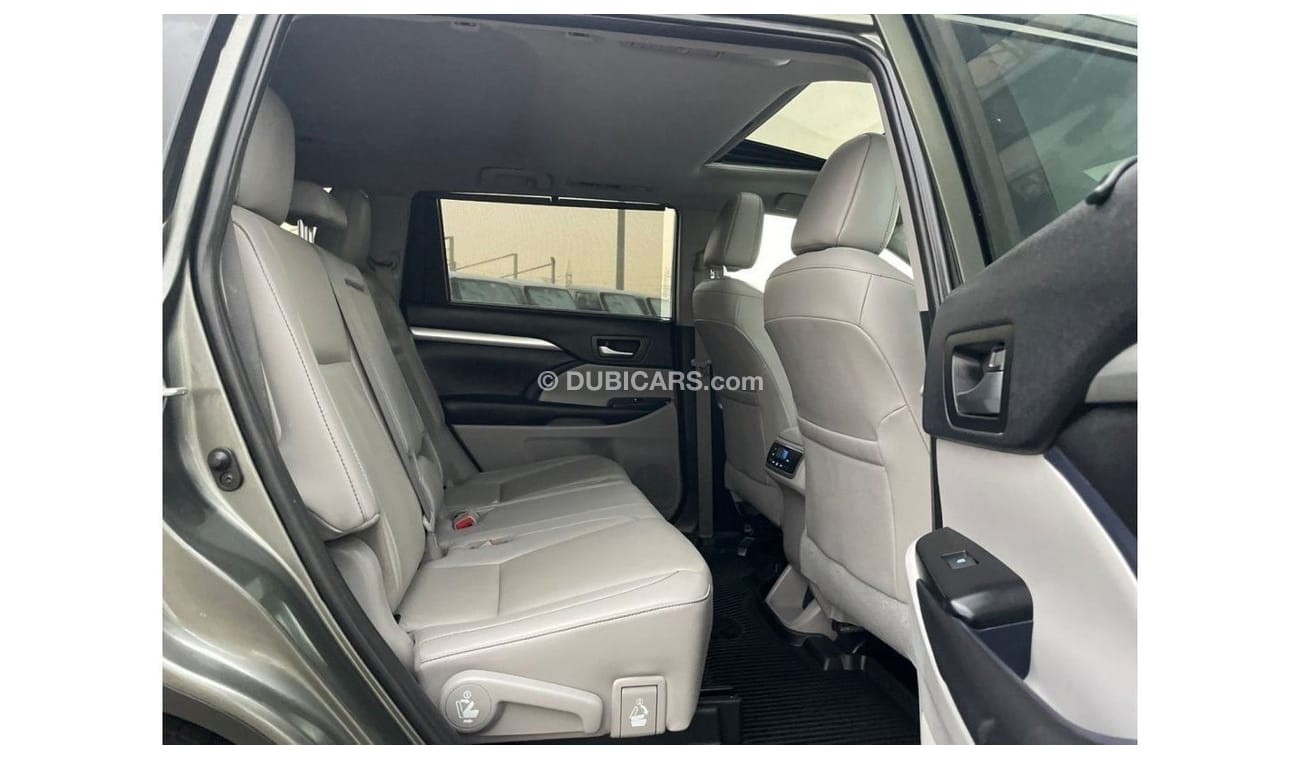 تويوتا هايلاندر 2019 Toyota Highlander XLE AWD 4X4 3.5L V6 - FULL OPTION  - UAE PASS