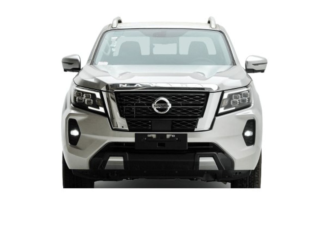 Nissan Navara ECT0043 - Nissan Navara LE Plus - DCab Pick Up - 2.4L Petrol Manual 4wd White