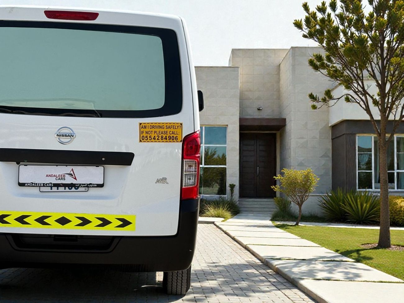 نيسان أورفان 2.5L A/T CHILLER VAN | 2021 | GCC SPECS | AED 880 per month