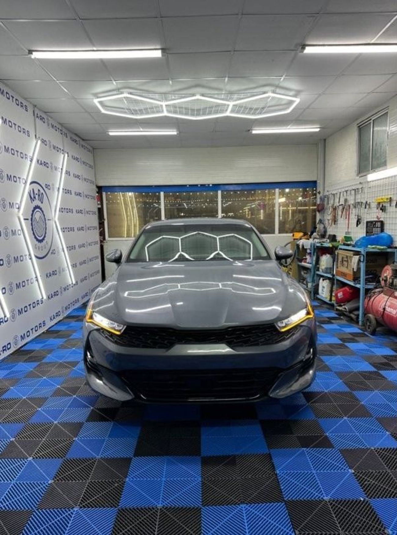 Kia K5 LX Kia K5 2021 1.6 turbo in good condition minimal damage with 100,000 km mileage