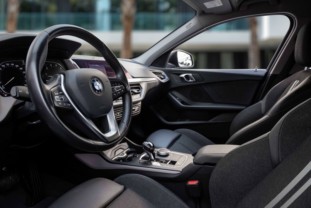 BMW 120i 120i  | 1,959 P.M | 0% Downpayment | Agency Warranty/Service 2026!