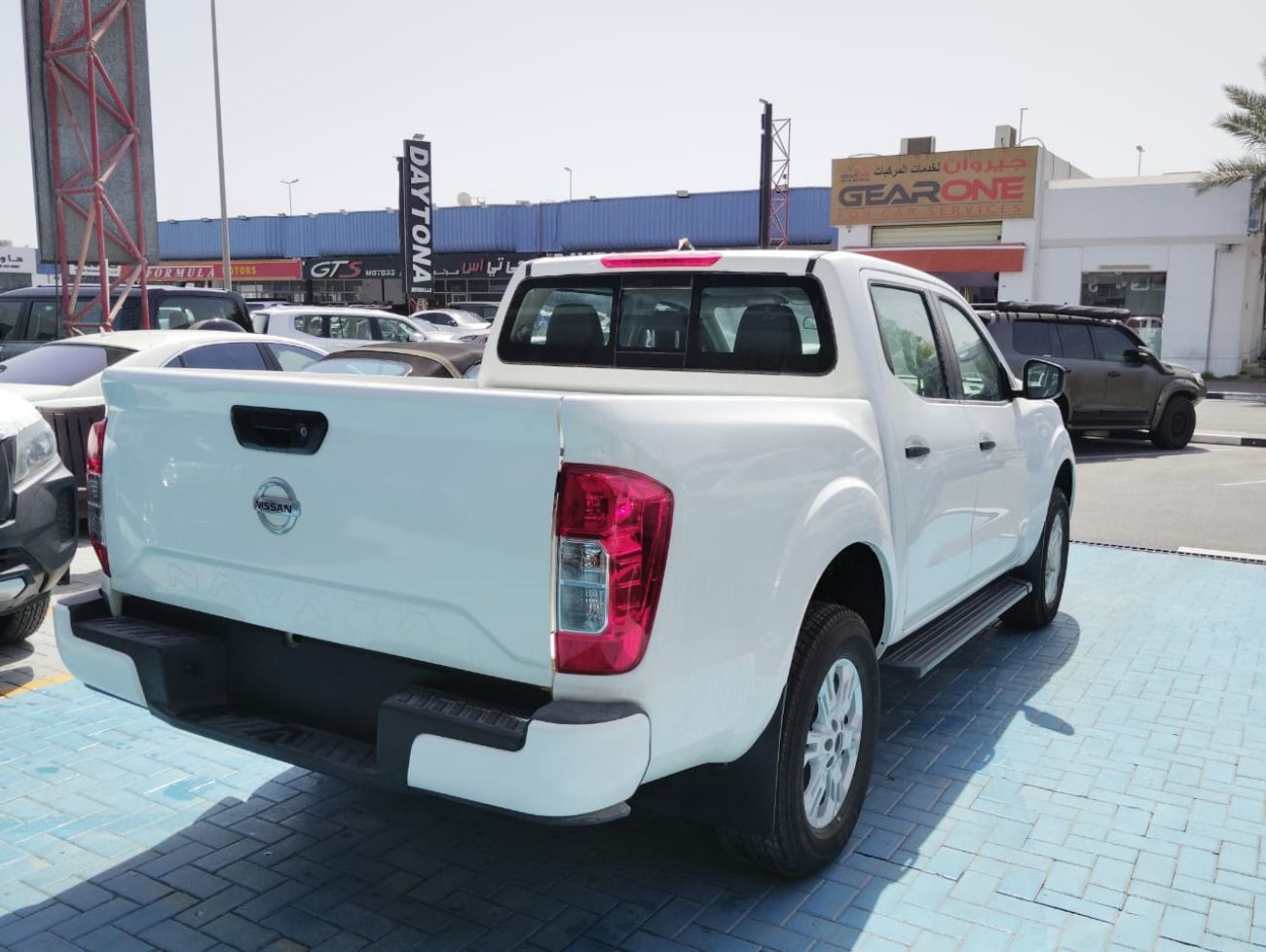 نيسان نافارا Std 2.5L RWD M/T