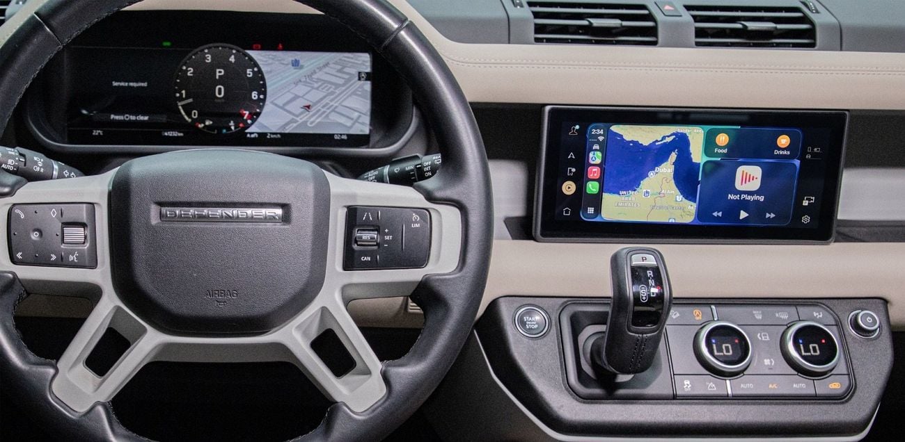 Land Rover Defender P300 90 X-Dynamic SE 2.0L (5 Seater)