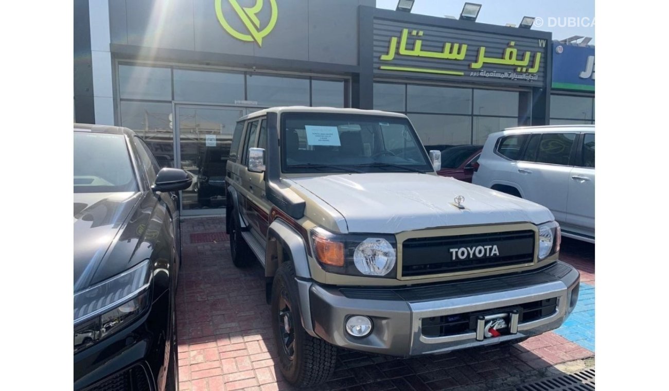 تويوتا لاند كروزر هارد توب 76 SERIES 4.0L V6 5 DOOR