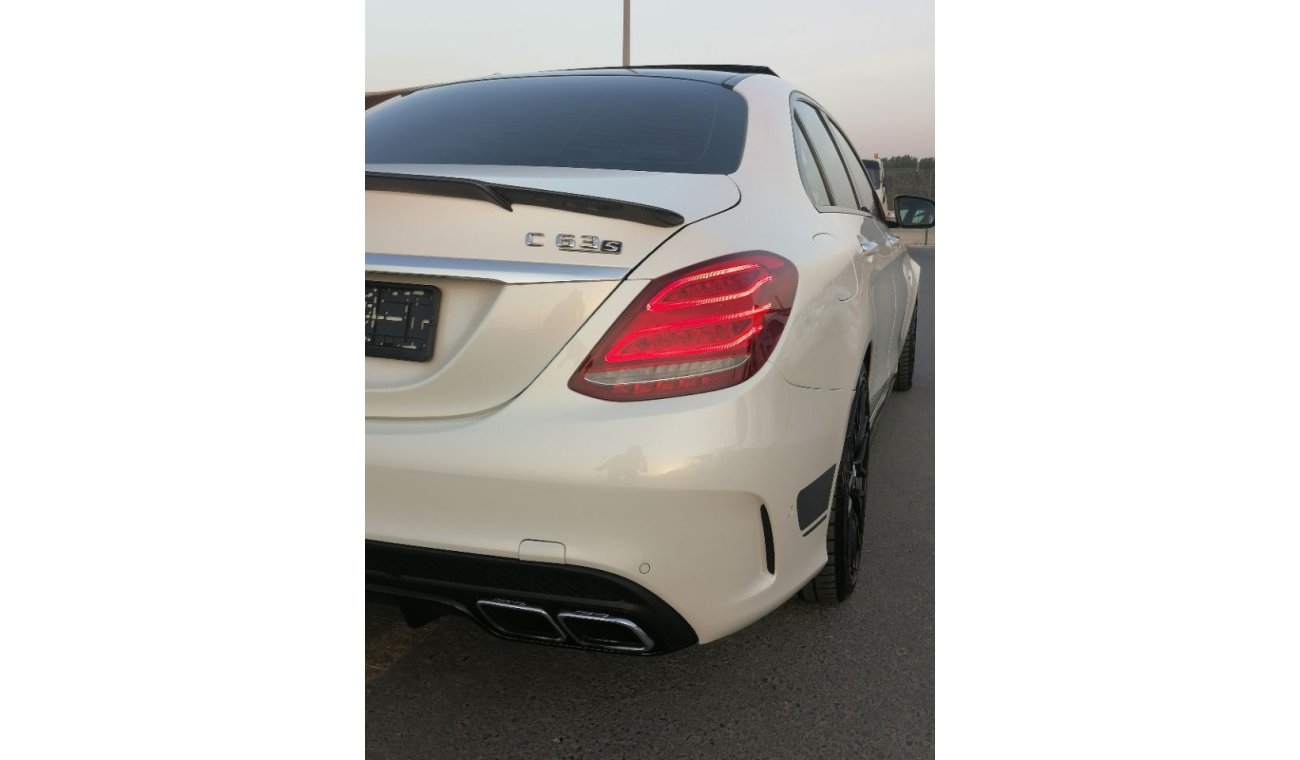 Mercedes-Benz C 63 AMG Mercedes C63s 2016 GCC Specefecation Very Clean Inside And Out Side Without Accedent No Paint