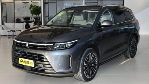 Seres 5 Aito M7 Plus 4WD