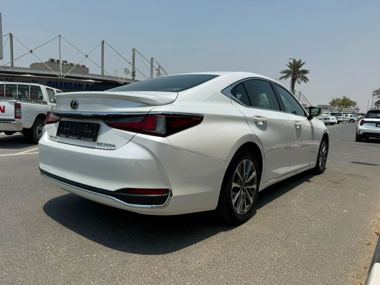 Lexus ES300h LEXUS ES 300 Hybrid 2.5L Premier Option 2023 Model