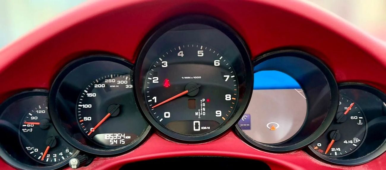 Porsche 911 Carrera 4 - GCC Specs