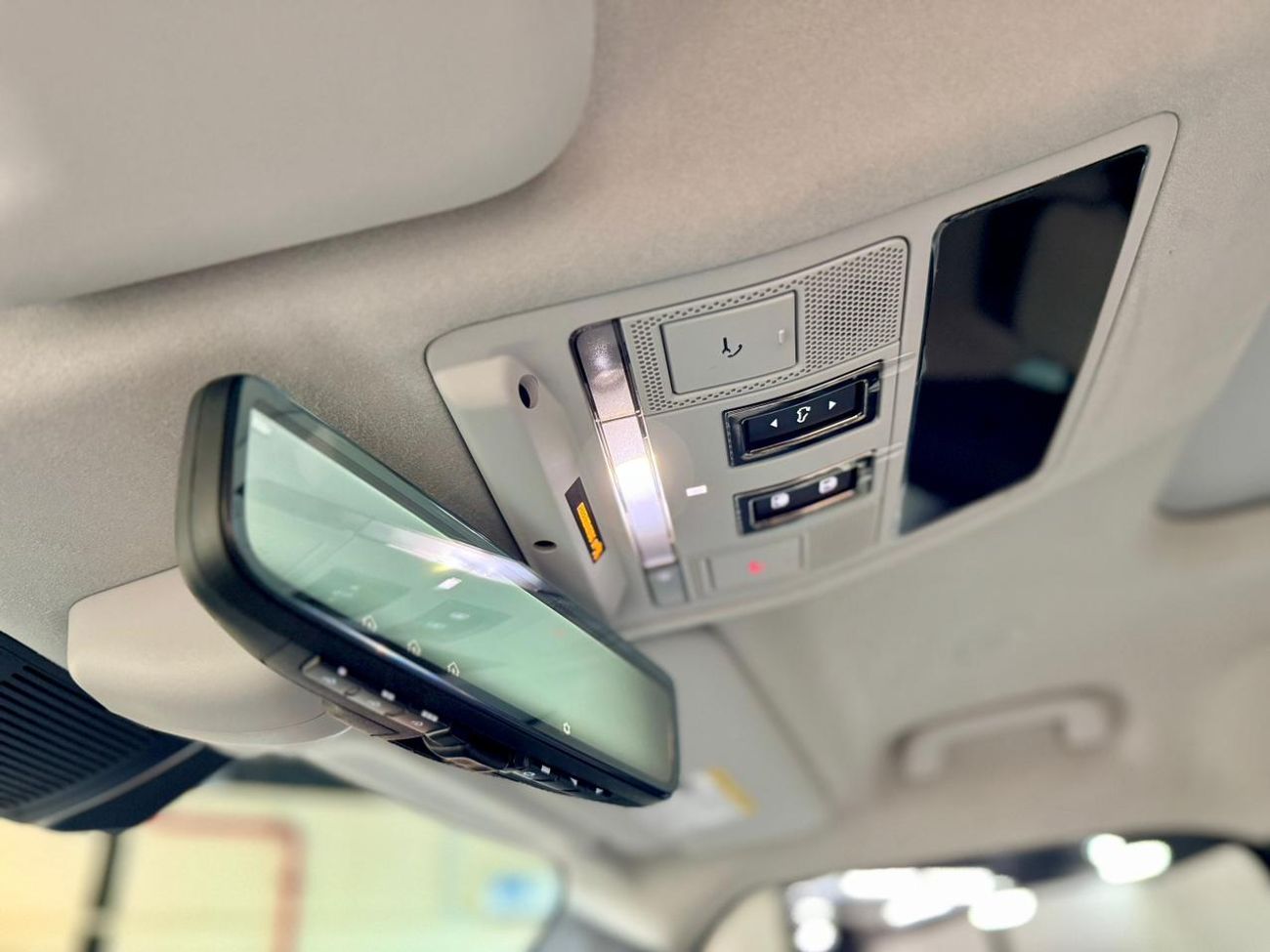 لاند روفر ديفندر 110 P635 OCTA V8 2026