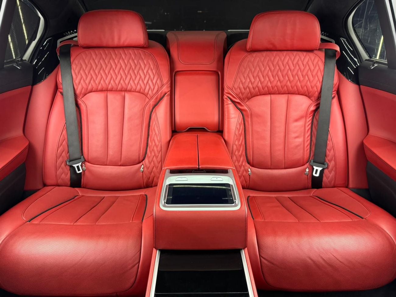 بي أم دبليو ألبينا 750Li xDrive | B7 - BITURBO | GCC