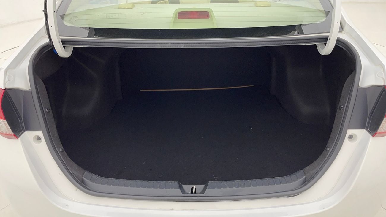 تويوتا يارس SE 1.5 | بدون دفعة مقدمة | اختبار القيادة في المنزل