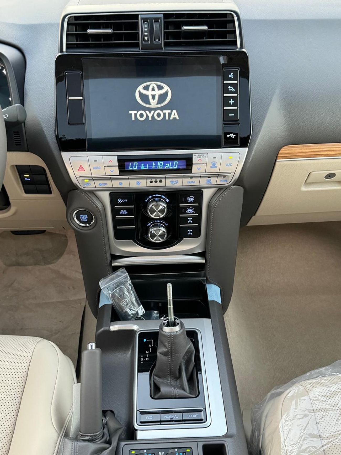 Toyota Prado 4.0 VX V6  Full Option (Ready Stock) GCC