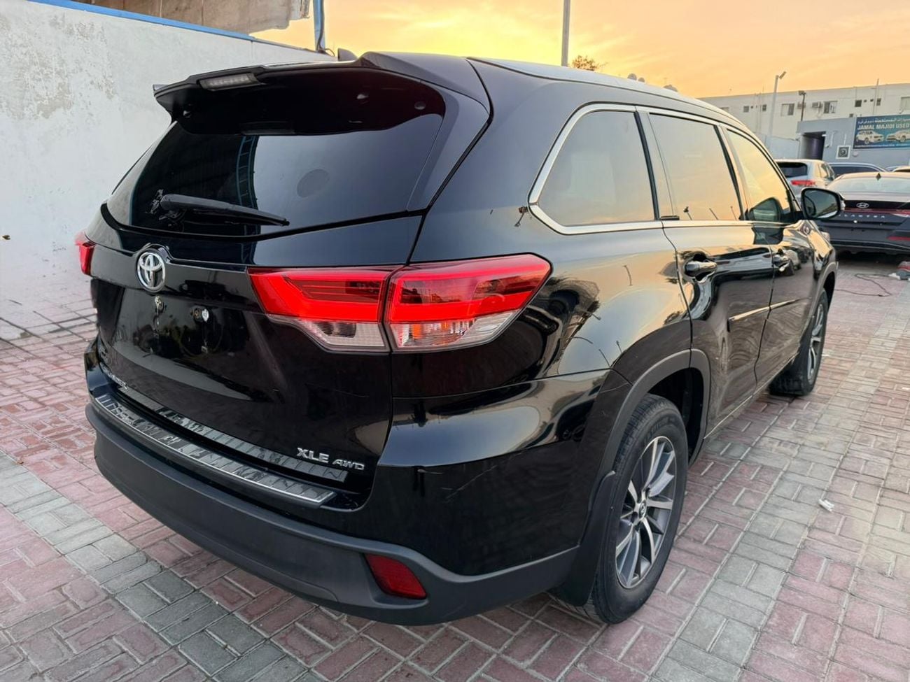 تويوتا هايلاندر 2018 TOYOTA HIGHLANDER XLE 4X4 AWD FULL OPTION  READY Black 5TDJZRFH6JS486422