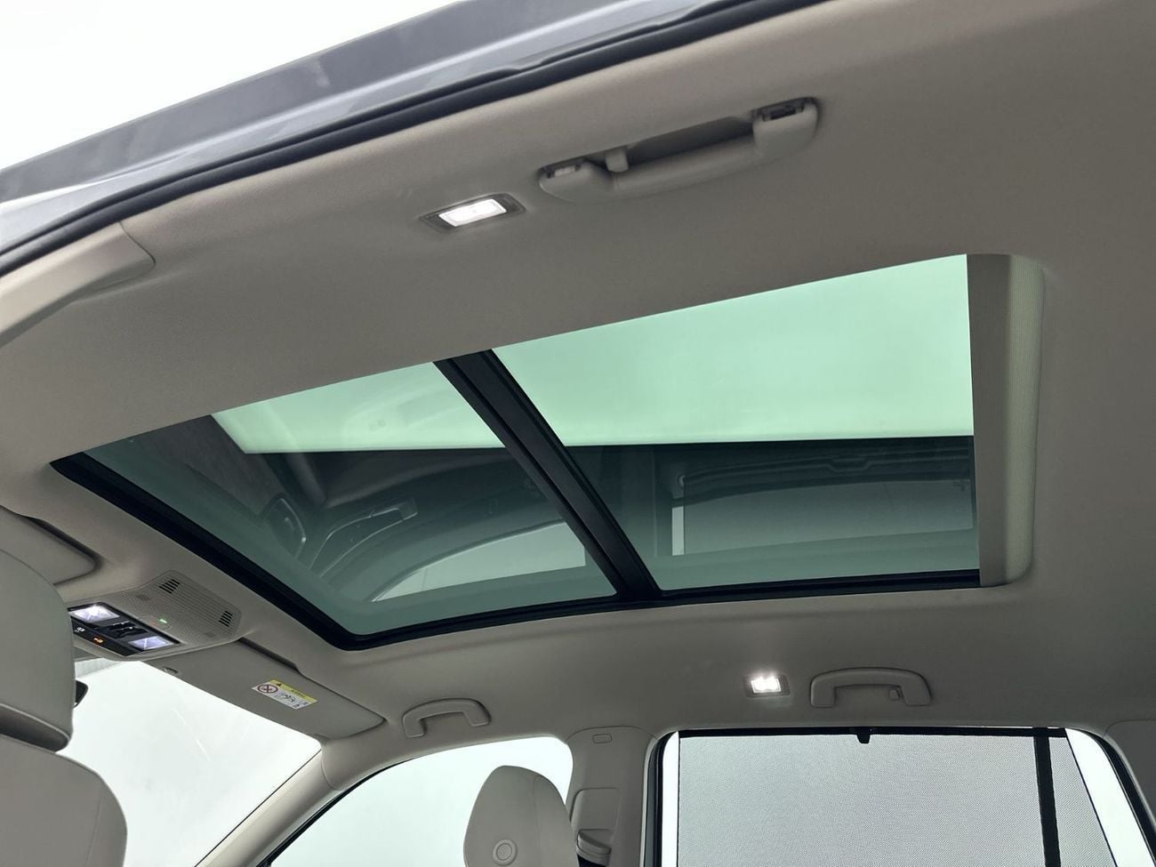 Volkswagen Teramont R-Line 3.6L R-Line 2.0L (Ref#38903) - 30,100 AED SAVINGS from New Car