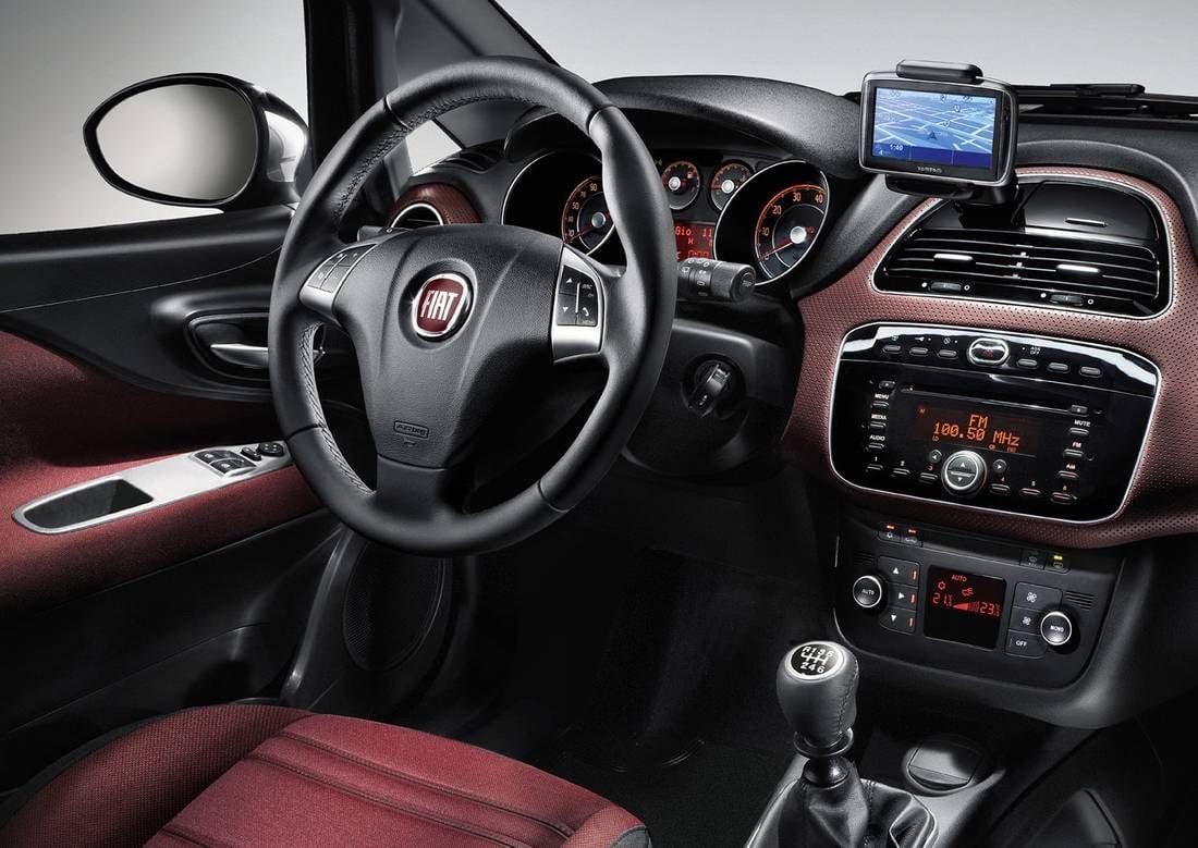 Fiat Punto interior - Cockpit