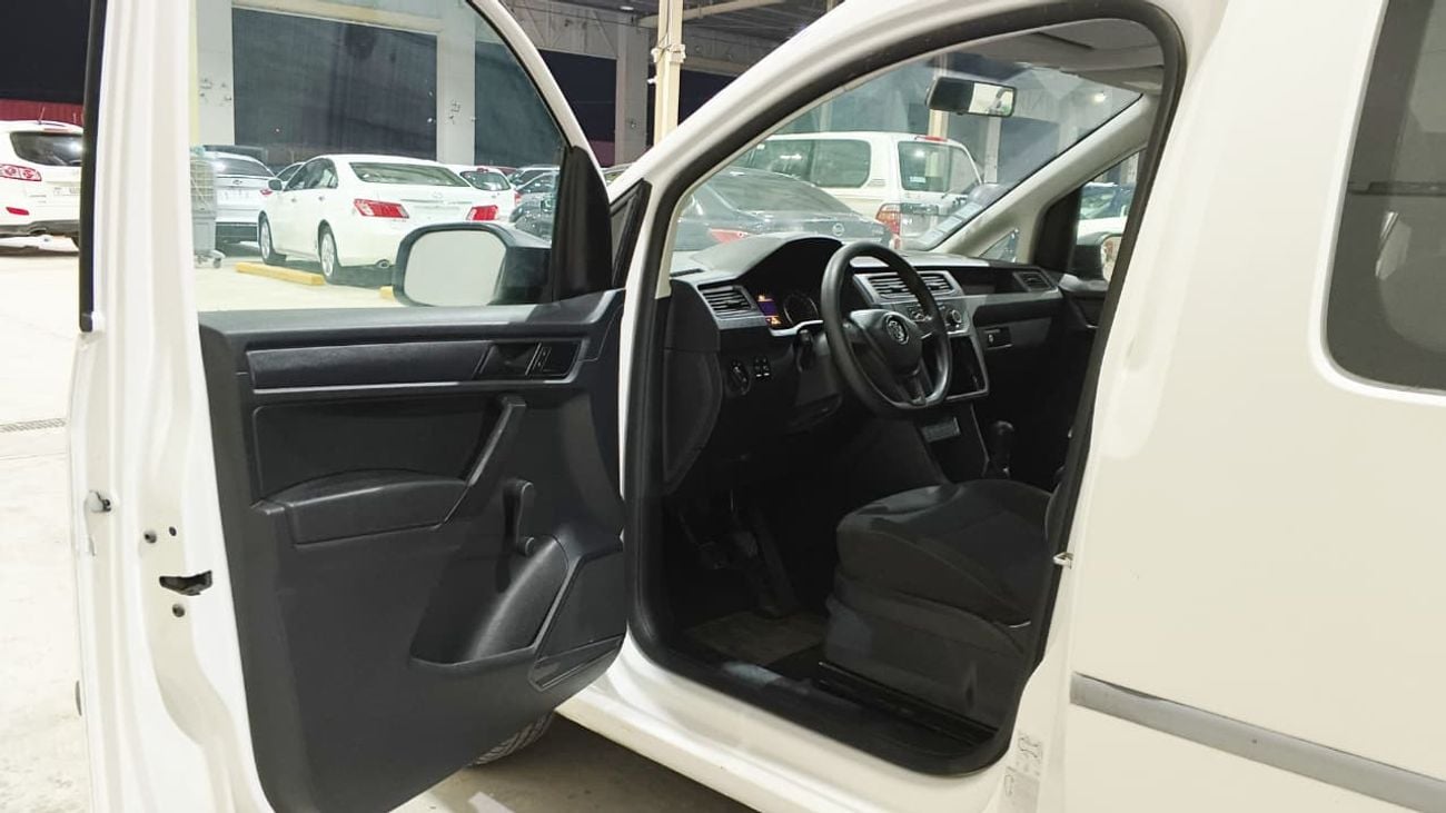 فولكس واجن كادي Non accident