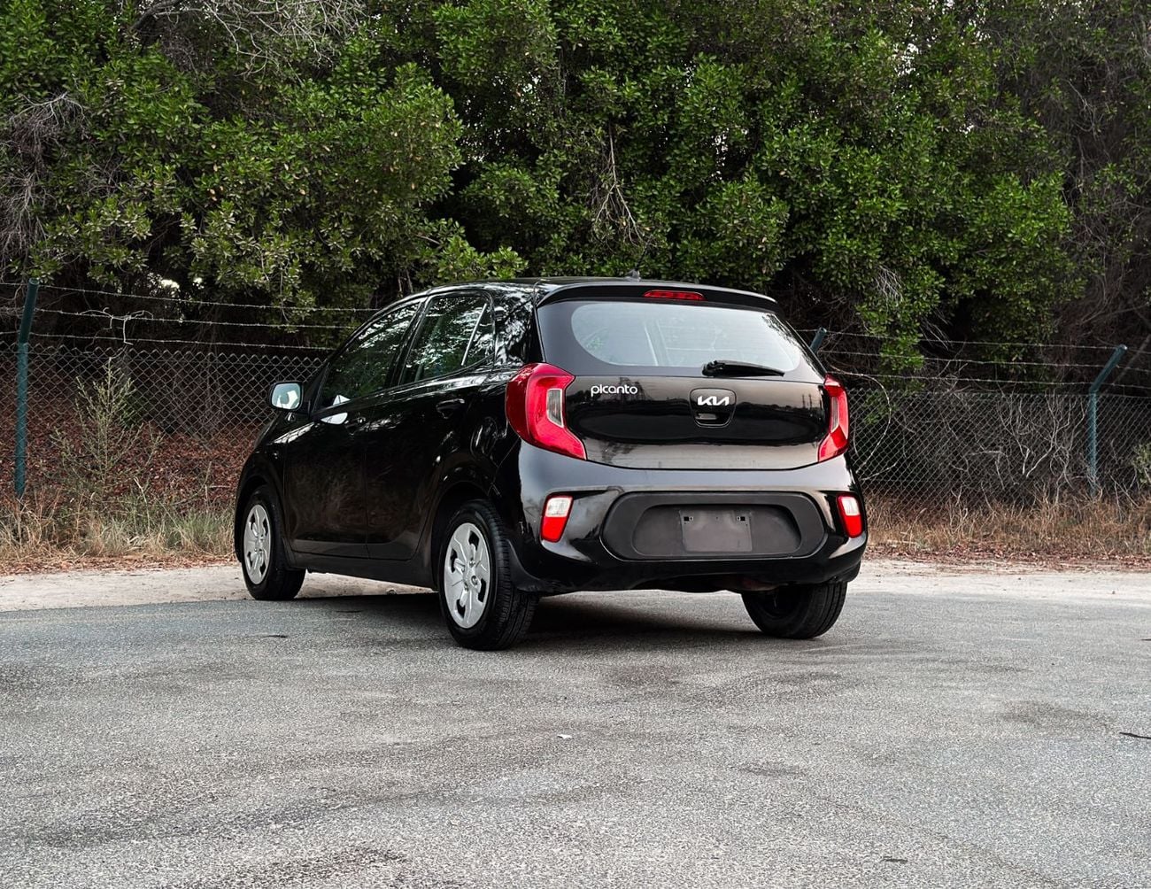 Kia Picanto LX Kia Picanto|  1.2 L | 2023 | GCC | Accident-Free |  In Excellent Condition | 504 P.M