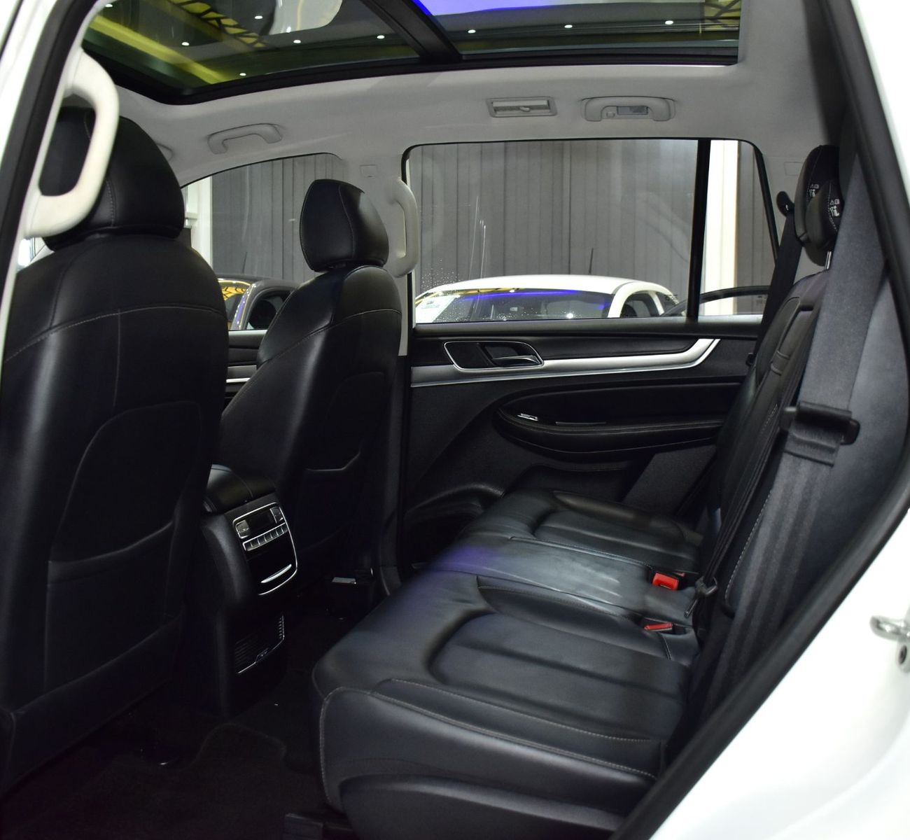 MG RX8 EXCELLENT DEAL for our MG RX8 30T 4WD ( 2020 Model ) in White Color GCC Specs