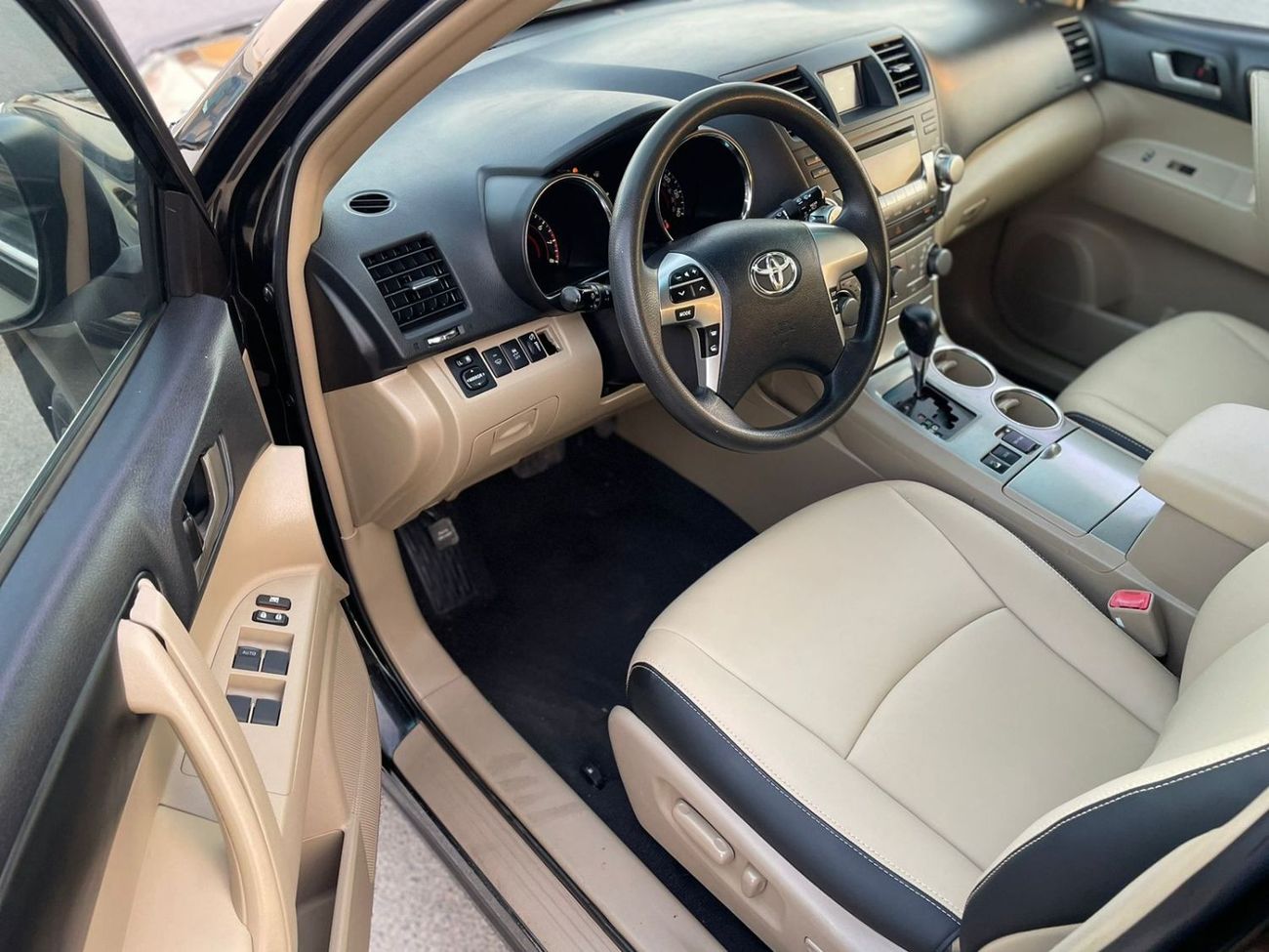 Toyota Highlander 2011 Toyota Highlander MidOption+ Electric Seats & Rear CAM - 7 Seater 3.5L V6 - 4x4 AWD - 79,000 Mi