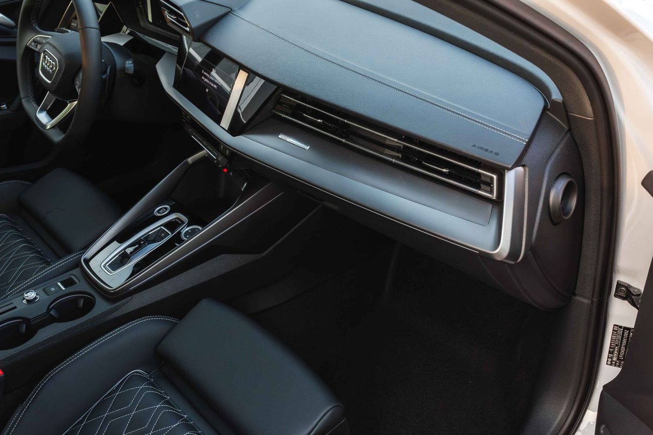 Audi A3 Audi A3 1.5T 35 TFSI S-Tronic Sedan 2025 (White)