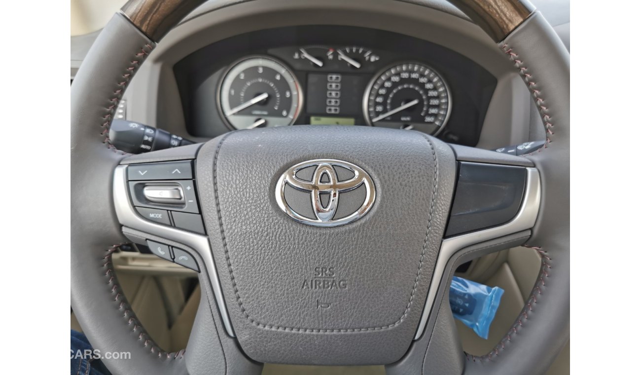 Toyota Land Cruiser 4.5L Diesel, 18" Alloy Rims, LED HeadLight, Fog Lamps, Push Start, Rear Camera, CODE-LCS20