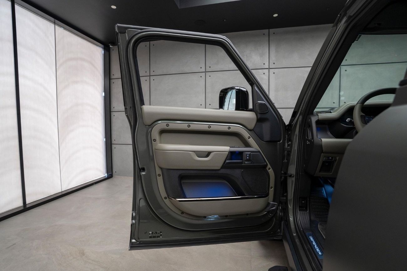 Land Rover Defender OCTA Faroe Green Edition 1 | 2025 | GCC Specs | Brand New | AlTayer Warranty&Service