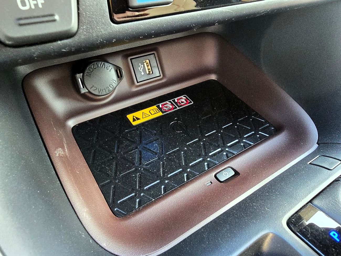 تويوتا راف ٤ Toyota RAV4 Hybrid 2.5l Suv AWD 5Doors GCC Black Color 2025 Model