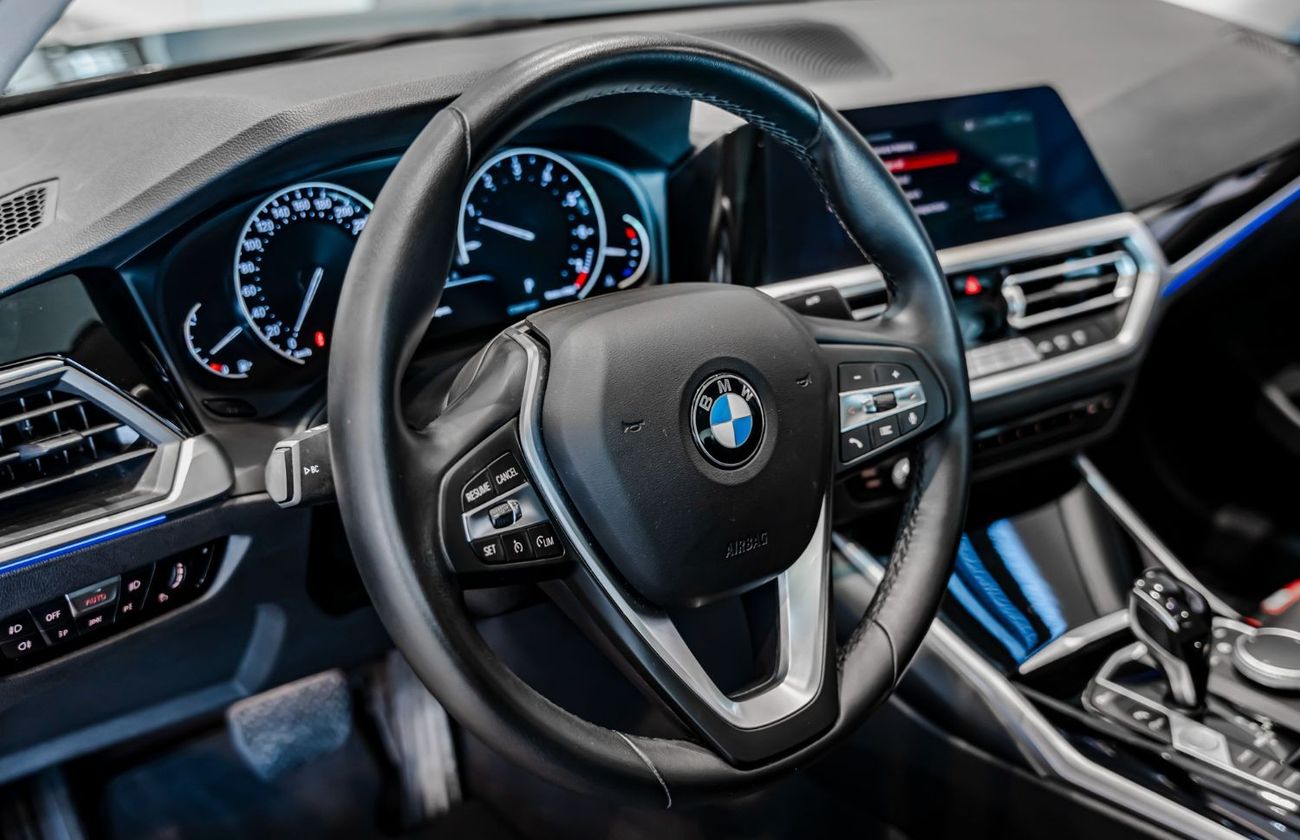 BMW 320i Exclusive 2020 BMW 320i, 2025 BMW Warranty + Service Contract, Full Service History, Low KMs, GCC