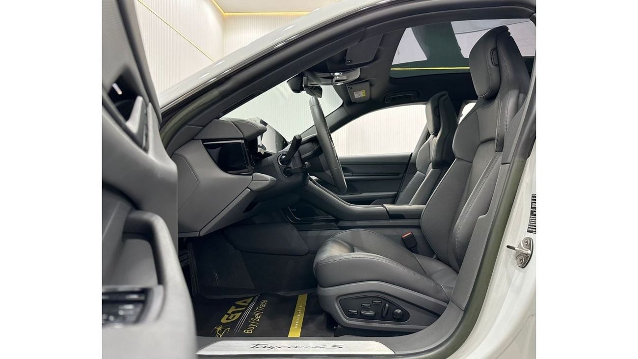 Porsche Taycan 2022 Porsche Taycan 4S Cross Turismo, August 2024 Porsche Warranty, Full Options, Low Kms, GCC