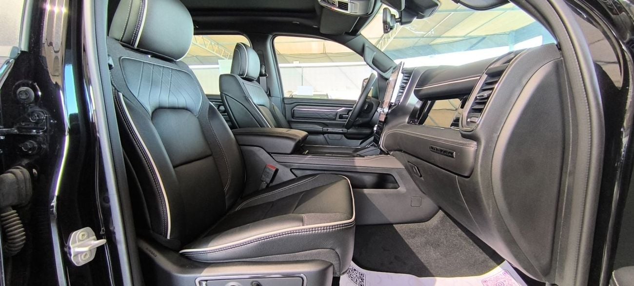 رام 1500 RAM 1500 LIMITED PICKUP TRUCK