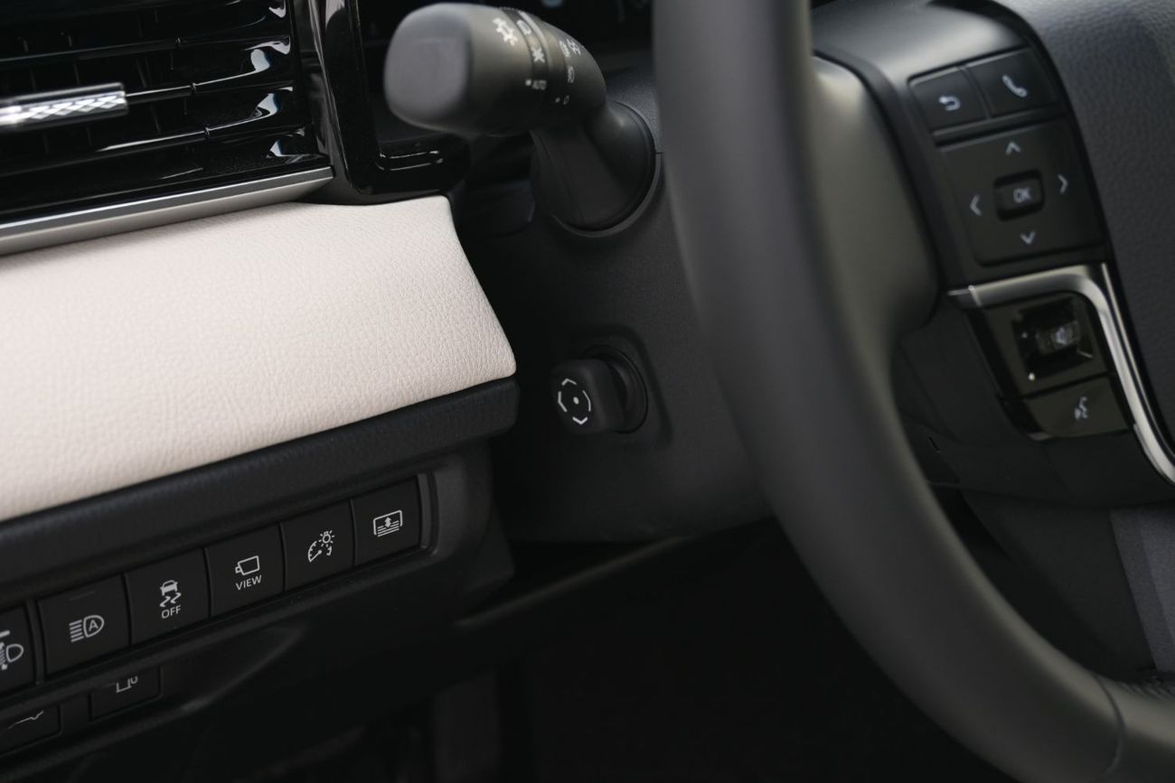 Toyota Camry Toyota Camry Limited 2.5L Hybrid, Model 2025, Color White