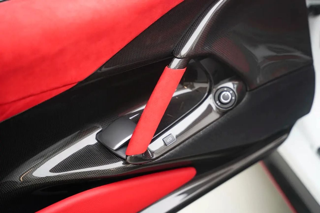 فيراري 812 GTS COMPETIZIONE APERTA WITH 7 YEARS SERVICE CONTRACT