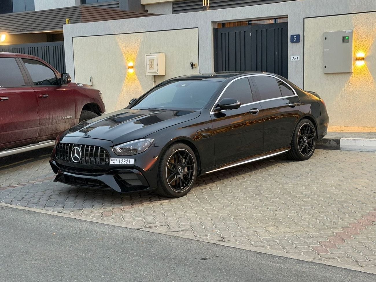Mercedes Benz E300 Premium 2.0L
