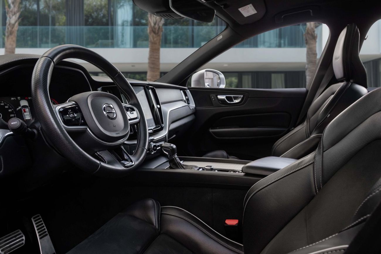 Volvo XC60 XC60 R-Design | 1,724 P.M | 0% Downpayment | Fantastic Condition!