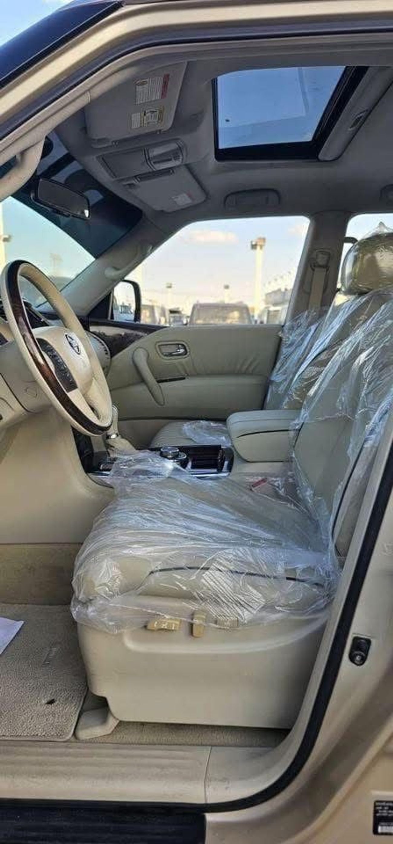 Nissan Patrol LE Platinum City 5.6L 2023 BODYKIT ***CLEAN TITLE  ****