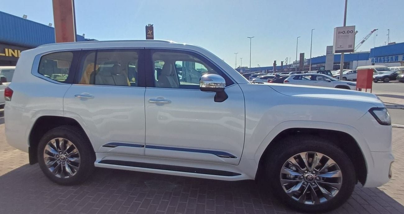 تويوتا لاند كروزر TOYOTA LAND CRUISER VXR 3.5L HYBRID COLOR WHITE MODEL 2025