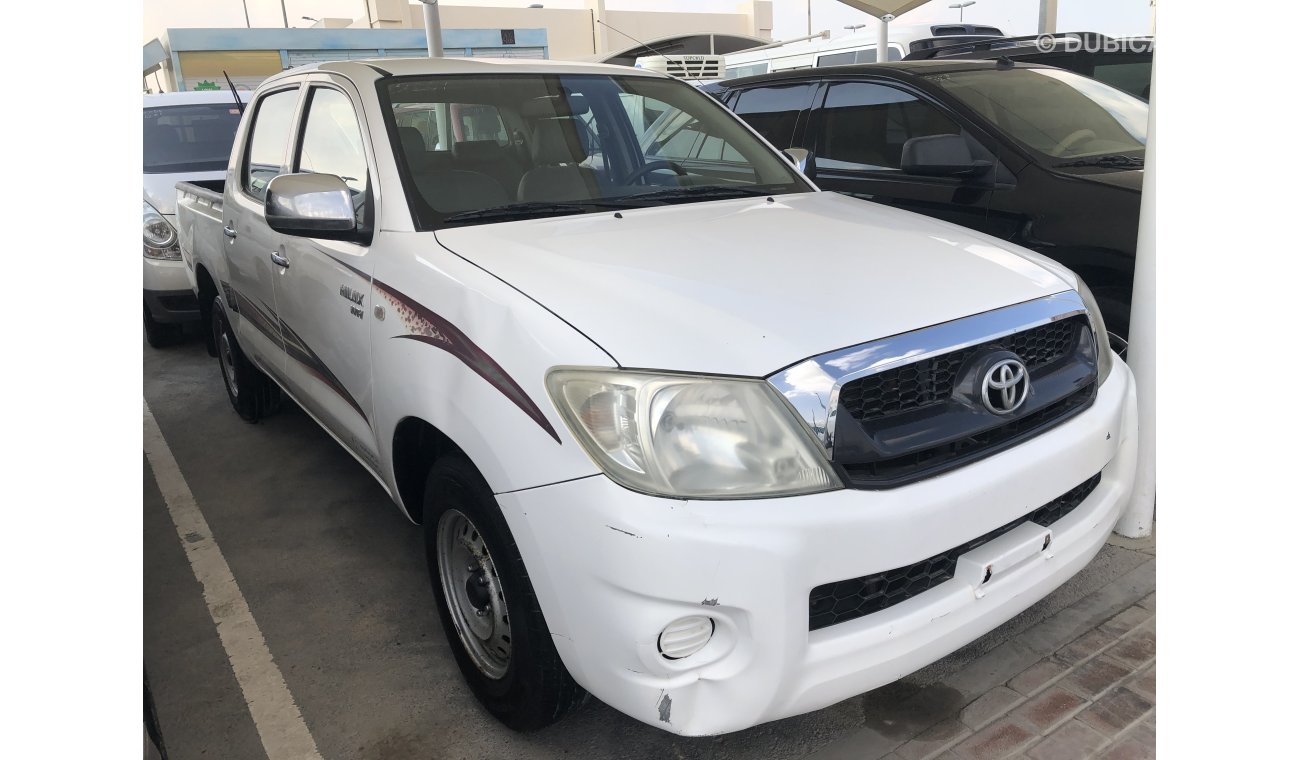 Toyota Hilux D/c pick up,model:2009. Excellent condition