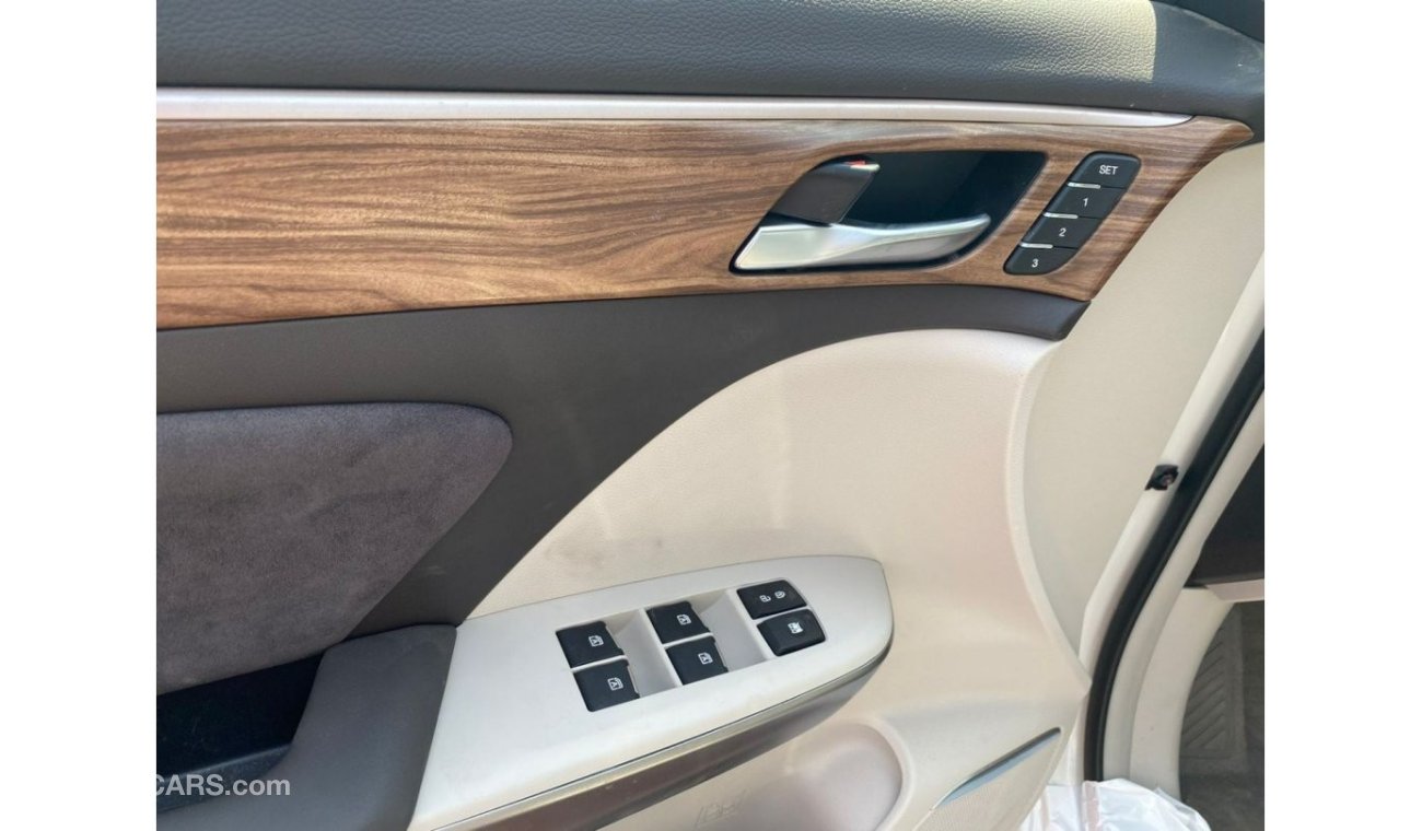 جي إي سي GS 8 GAC GS8 2.0L SUV FWD موديل 2021 ناقل حركة أوتوماتيكي أبيض اللون