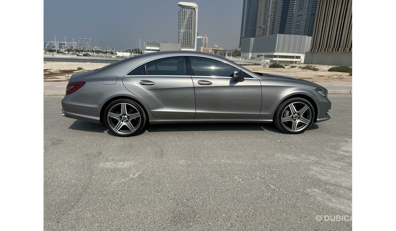 Mercedes-Benz CLS 500 V8