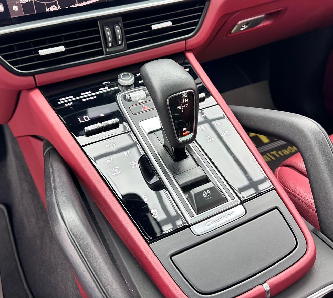 Porsche Cayenne Base Coupe 2023 Porsche Cayenne Coupe, 1 Year Unlimited KM Warranty, Porsche Full Service History, E