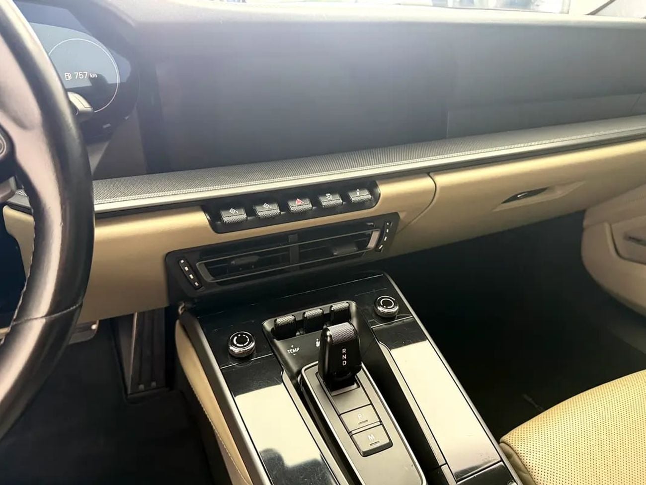 بورش كاريرا جي تي 911 Carrera Cabriolet - GCC Specs - Pristine Condition