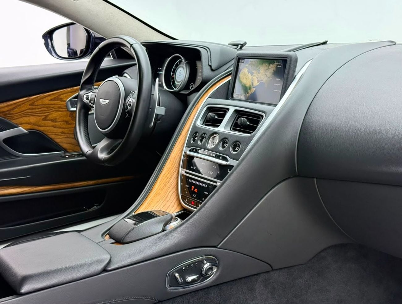 Aston Martin DB11 STD 2018 Aston Martin DB11 V12 Coupe, Service History, Fully Loaded, Excellent Condition, Japanese