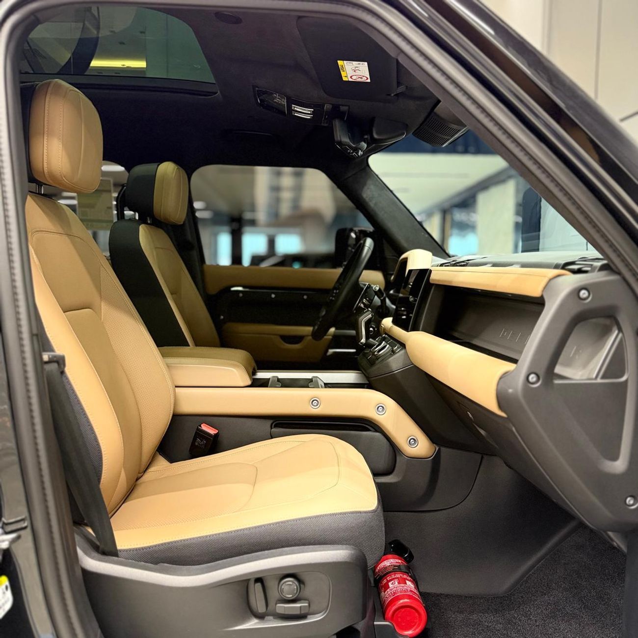 Land Rover Defender 110 X P525 5.0L | GCC Specs | Under Warranty